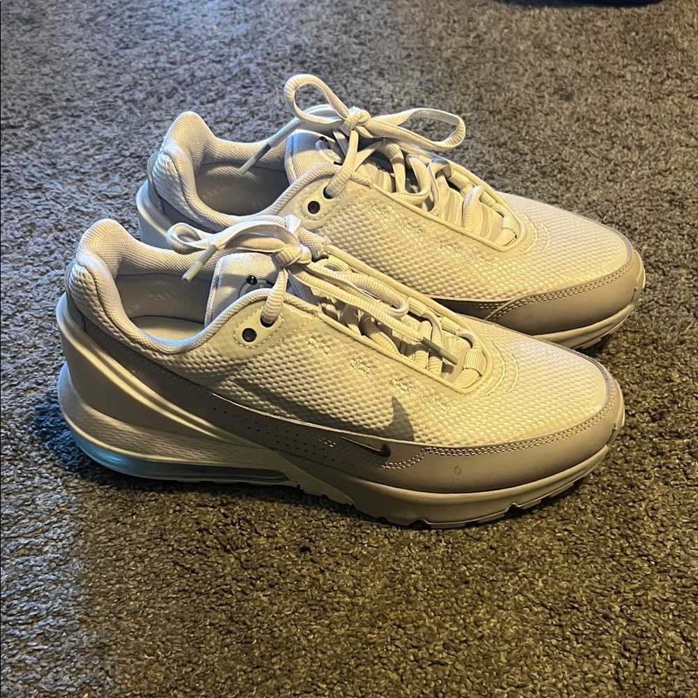 Nike Air max pulse Gray Athletic Sneakers